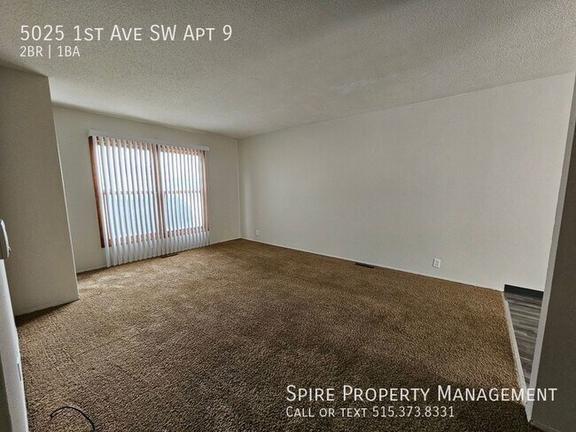 Building Photo - SW Town House 3 Level 1.5 bath, near shopping