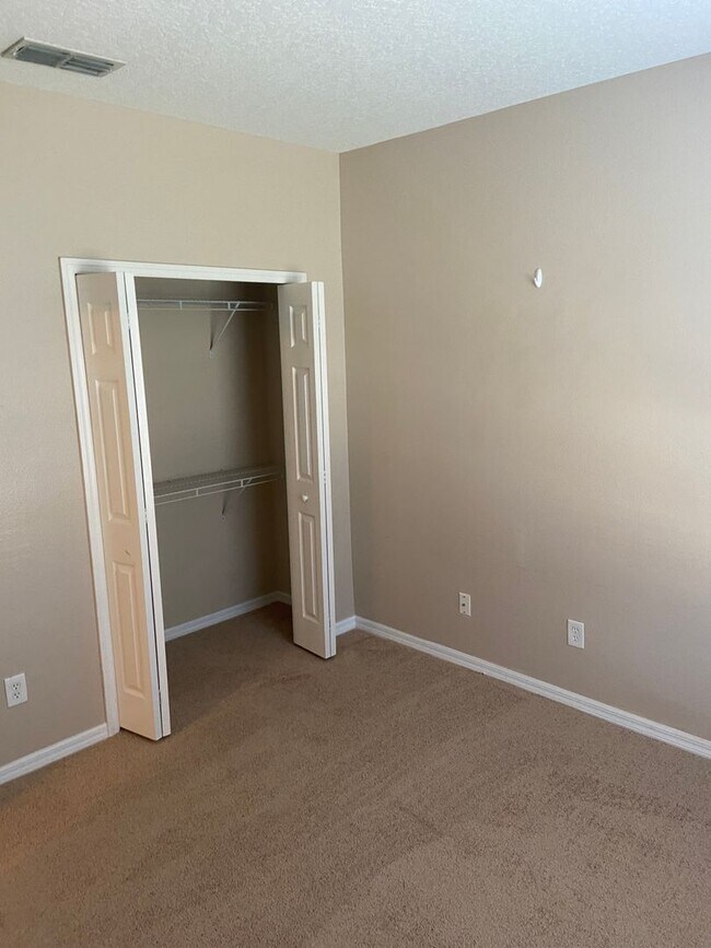 Foto del edificio - 628 Madina Cir