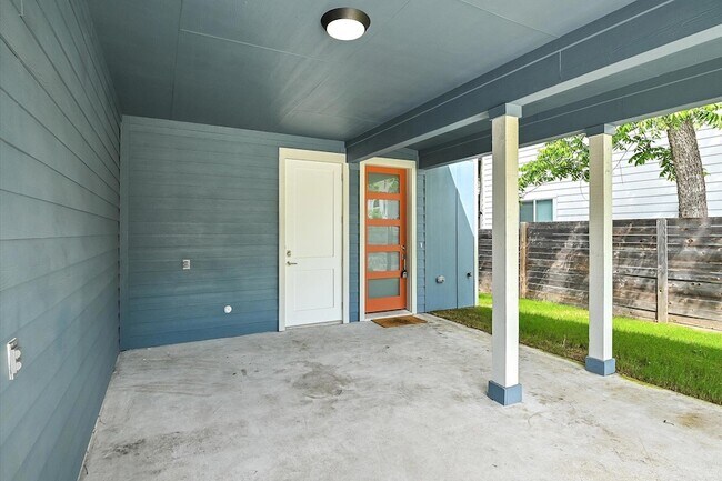 Foto del edificio - 1202 Cometa St