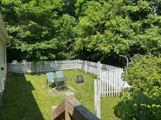 Foto del edificio - Furnished 3 bedroom home in Lebanon