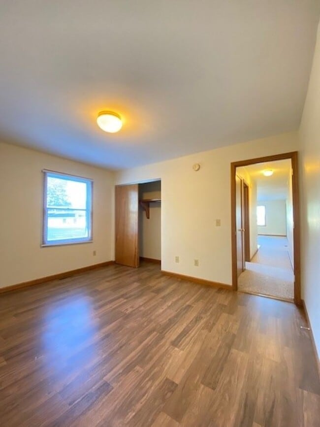 Building Photo - 214 Stonewall Ct