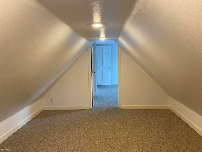 Foto del edificio - 3 br, 1.5 bath House - 1110 Washington Street