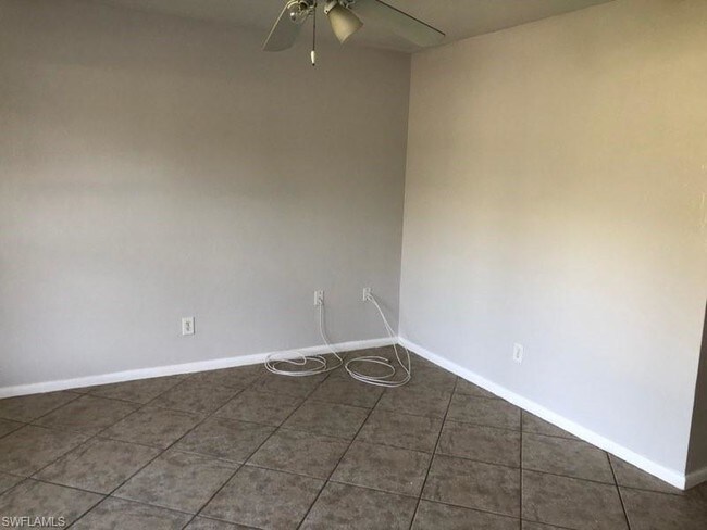 Foto del edificio - 4122 Pine Drop Ln