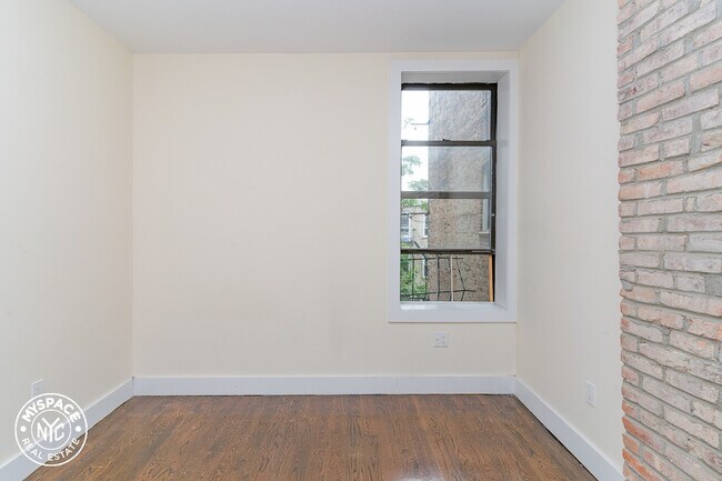Foto del edificio - 435 Bleecker St