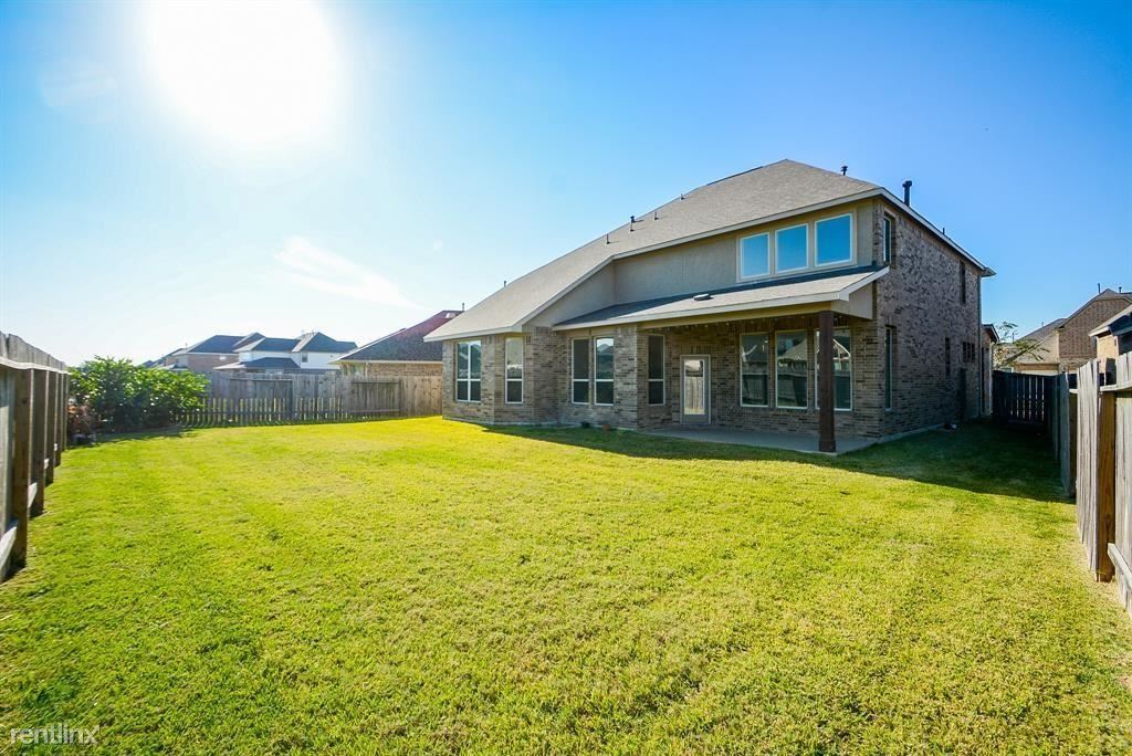 4 br, 3.5 bath House 20424 Montecrest Ci... House Rental in Spring