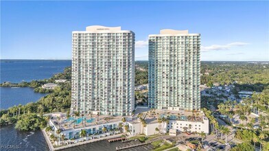 Building Photo - 3000 Oasis Grand Blvd