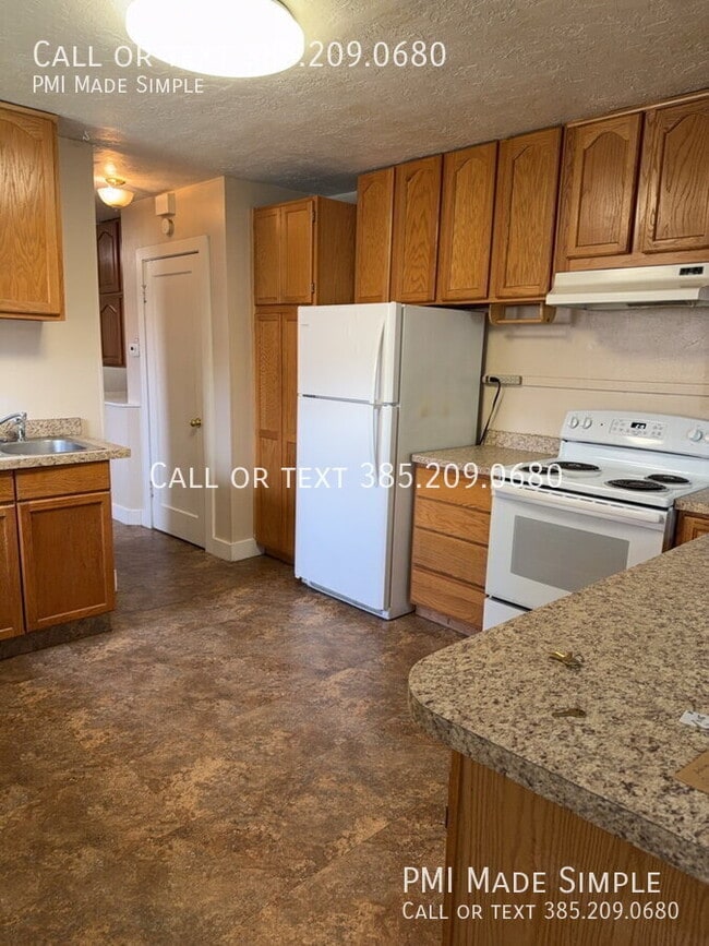Building Photo - 362 600 W