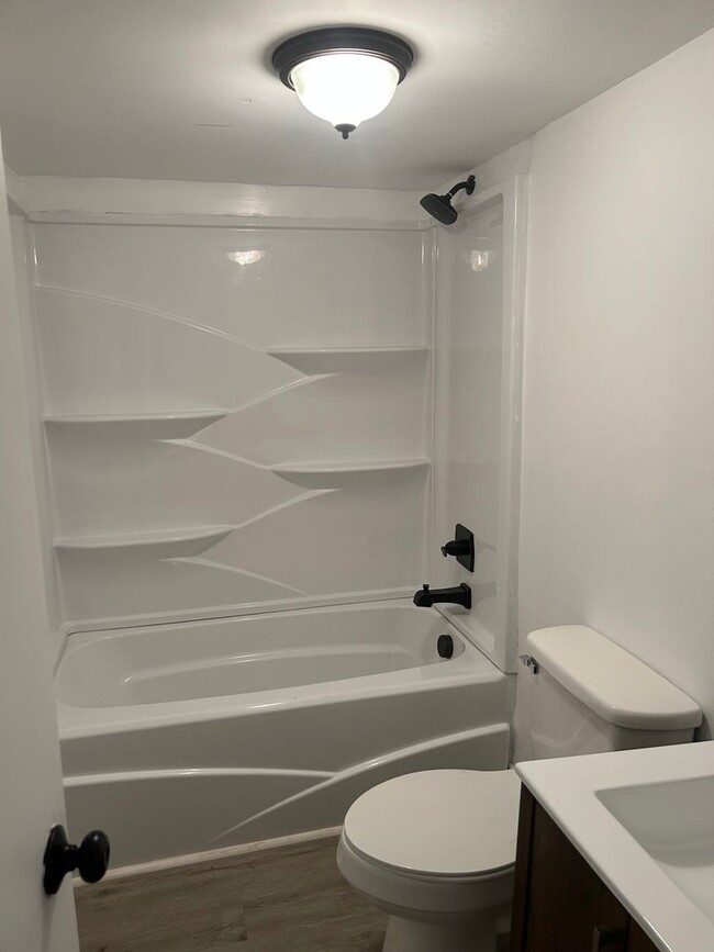 Foto del edificio - Greenville, 3BD/2.BA, 1536