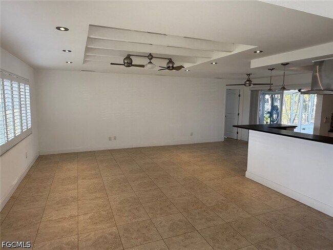 Foto del edificio - 5354 Coral Ave