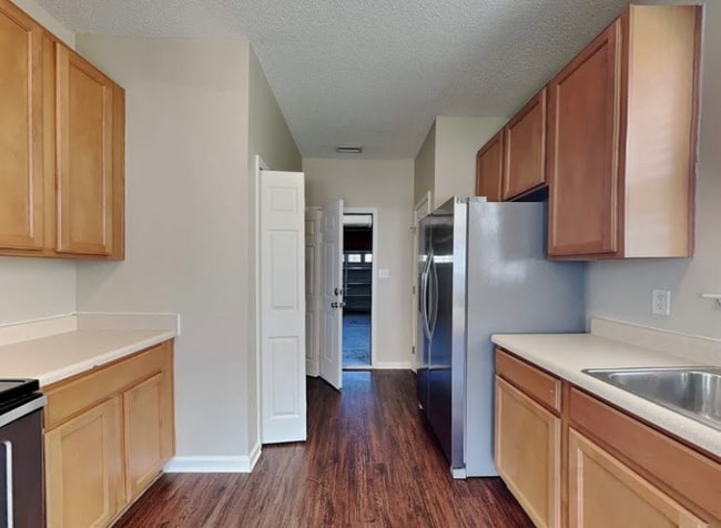 Building Photo - 301 Cline Falls Dr