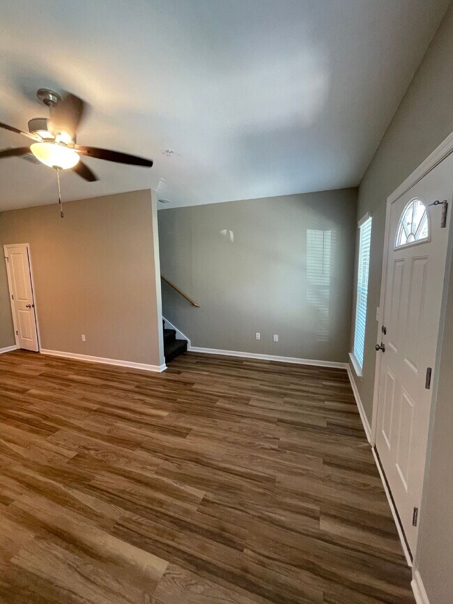 Foto del edificio - Spacious New 3BR/3BA Condos – Pool & Gym Amenities
