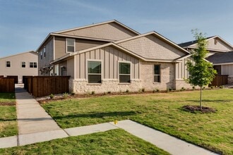 Building Photo - 635 Harvest Moon Dr