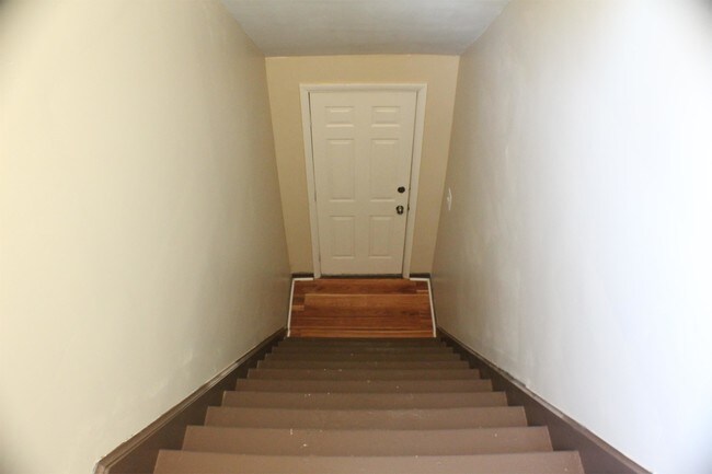 Building Photo - 101 Miller St