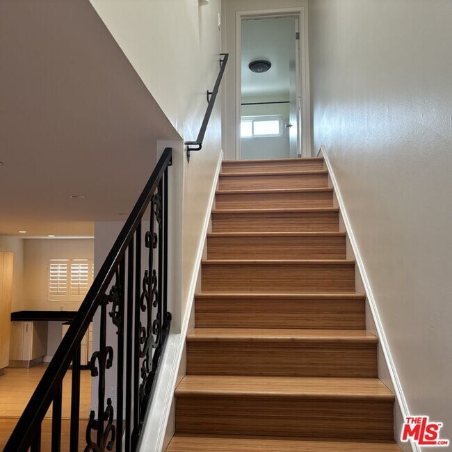 Foto del edificio - 5215 Sepulveda Blvd
