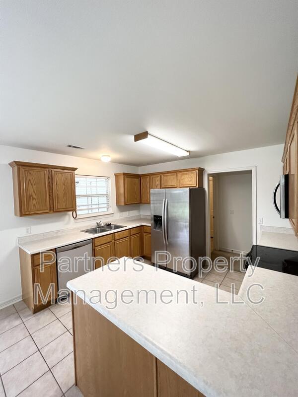 Building Photo - 1257 Fox Run Lane