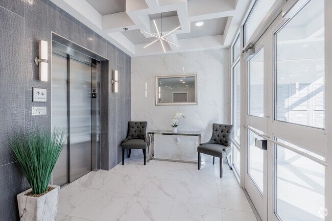 Lobby Photo - 176 Lafayette