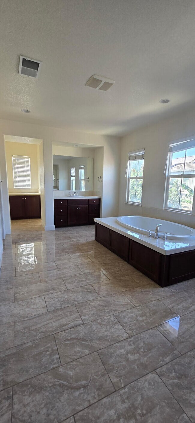 Foto del edificio - Elegant 4 Bedroom 4 Bath Mountain House So...