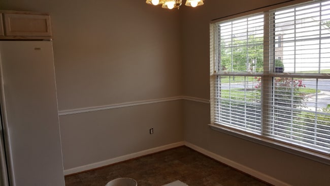 Building Photo - 2932 WaterStone Loop