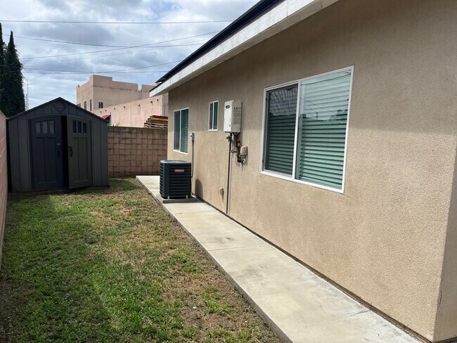 Foto del edificio - 12225 Brookhaven Park