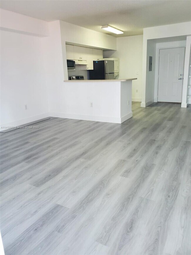 Foto del edificio - 5077 NW 7th St