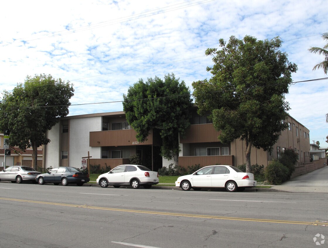 Building Photo - 10327 Downey Ave