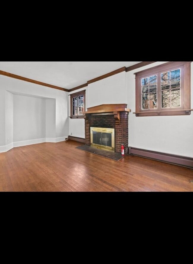 Building Photo - 2829 E 14th Ave