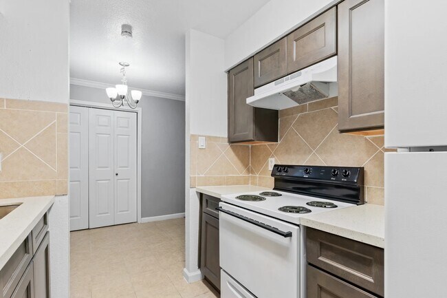 Foto del edificio - Don’t Miss Out | Inquire for Current Move-...