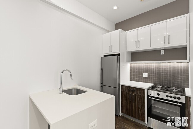 Foto del edificio - 441 Franklin Ave