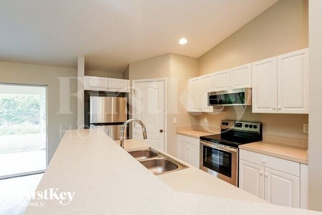 Foto del edificio - 336 Pinehurst Ave