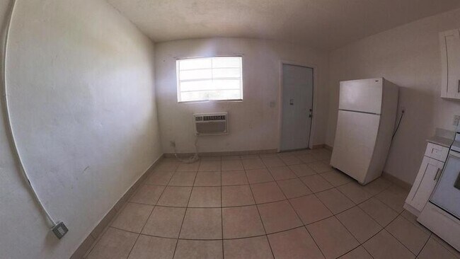 Foto del edificio - 320 SW 6th Ct