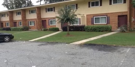 Building Photo - 106 Wellborn Rd