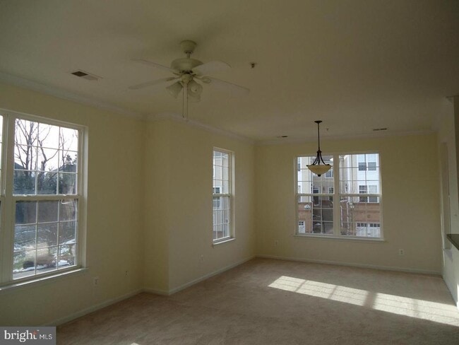 Building Photo - 43920 Hickory Corner Terrace