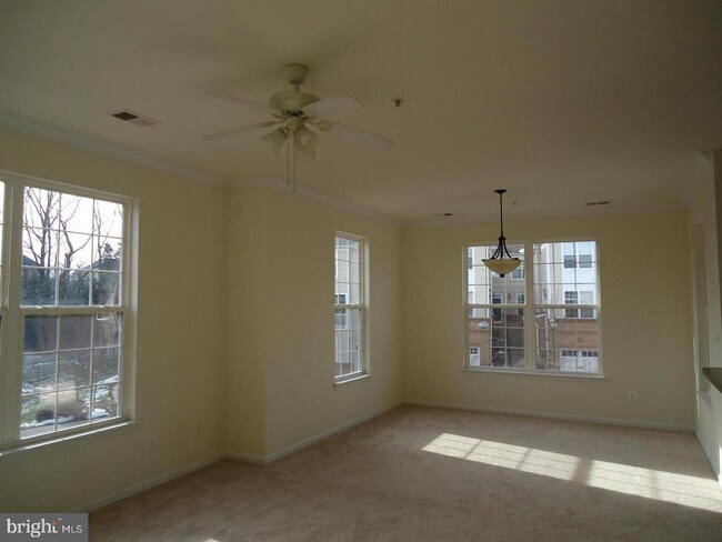 Foto del edificio - 43920 Hickory Corner Terrace