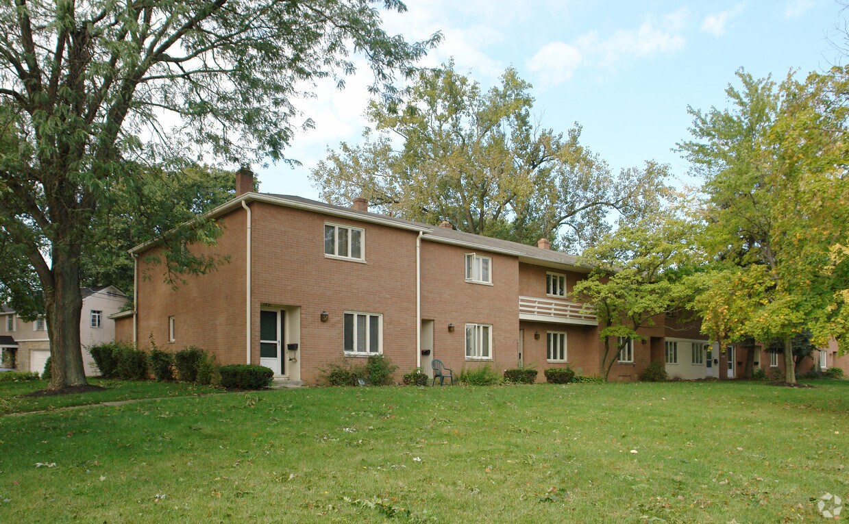 Foto del edificio - 1971-1989 Northwest Blvd