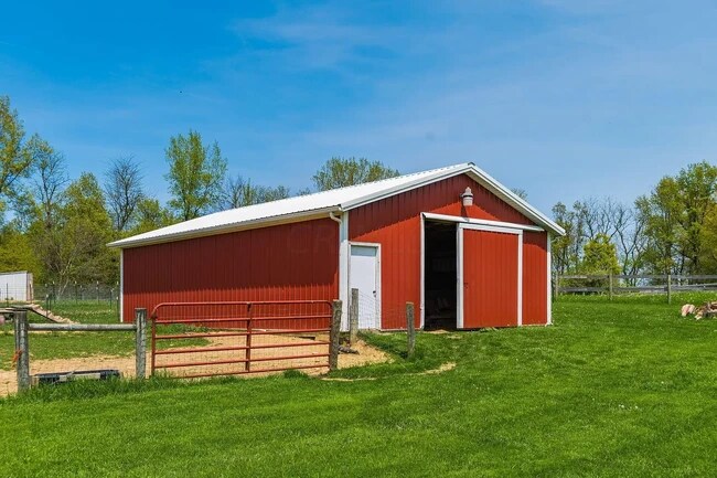 Barn - 12038 Jug St