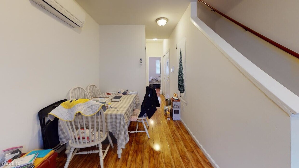 Primary Photo - 2 br, 1 bath Duplex - 1922 N Darien ST Unit B