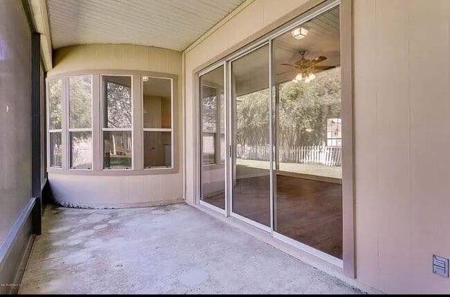 Building Photo - 1875 Sea Pines Ln