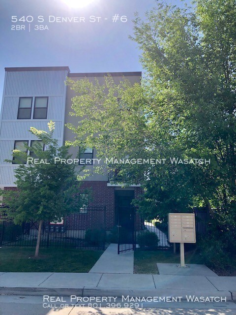 Foto del edificio - Trolley Towns Gated Community Town home