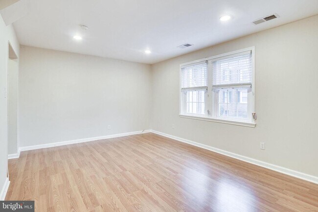 Building Photo - 3923 Pennsylvania Ave. SE