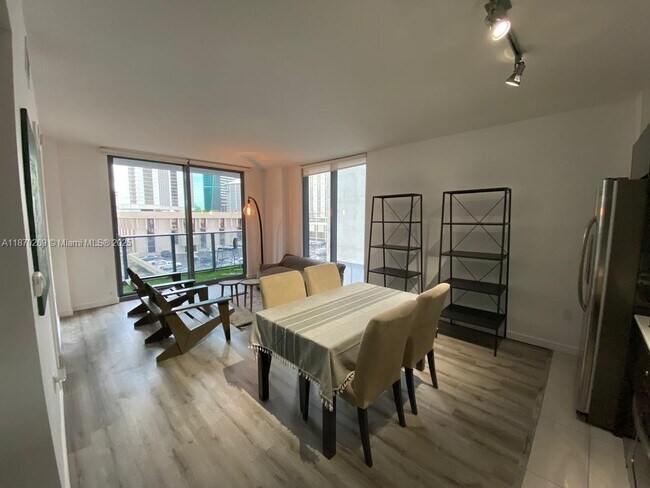 Foto del edificio - 31 SE 6th St
