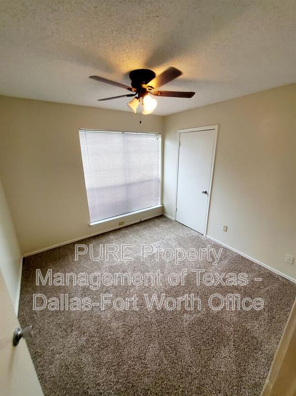 Foto del edificio - 8005 Meadowlark Ln