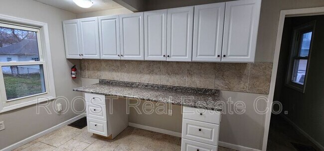Foto del edificio - 726 Broadway St