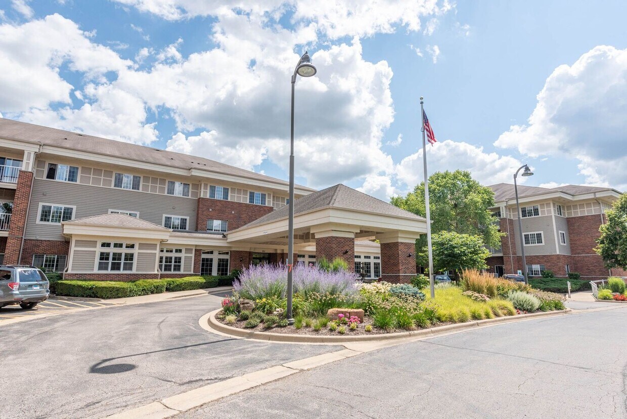 Primary Photo - 801 N McLean Blvd