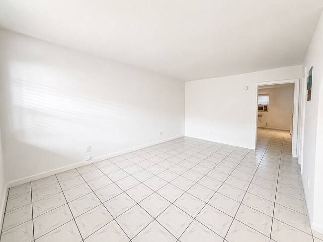 Foto del edificio - 920 SW 15th Terrace
