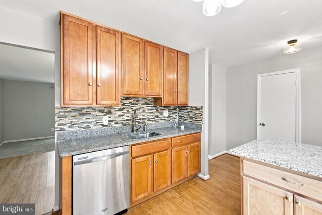 Foto del edificio - 8346 Stationhouse Ct