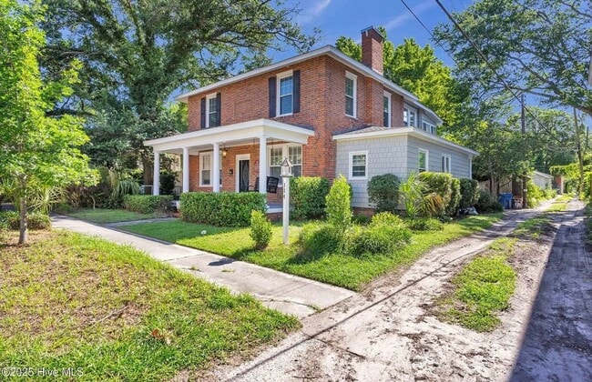 Foto del edificio - 3 Bed 3 Bath Historic Home