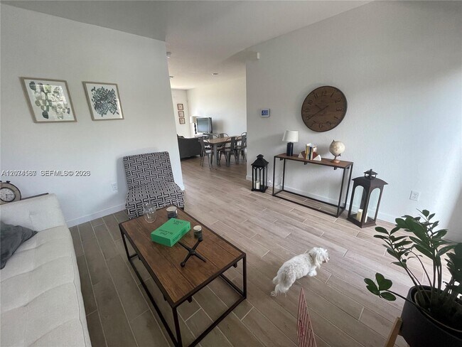 Foto del edificio - 2346 SE 12th Ct