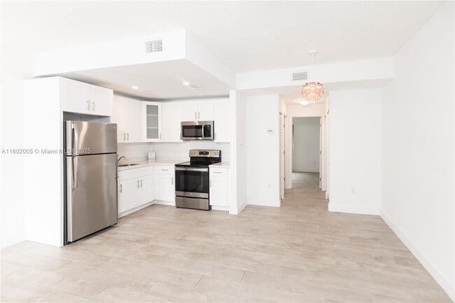 Building Photo - 3007 Bird Ave