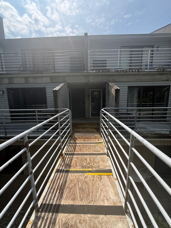 Building Photo - 80 Ashlar Hill Ct