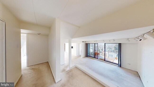 Foto del edificio - 112 Roberts Ln